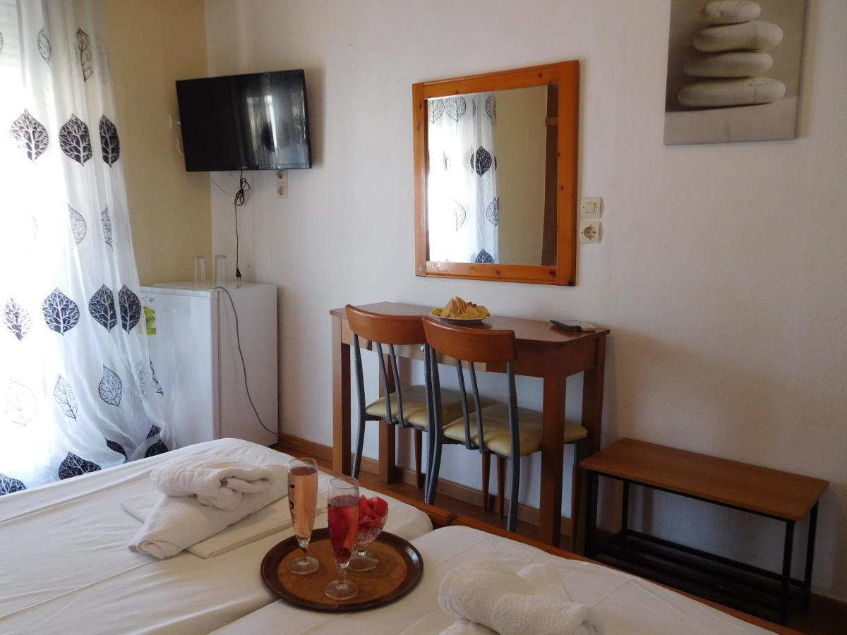 Efstratios Hotel Лутра-Эдипсу Экстерьер фото
