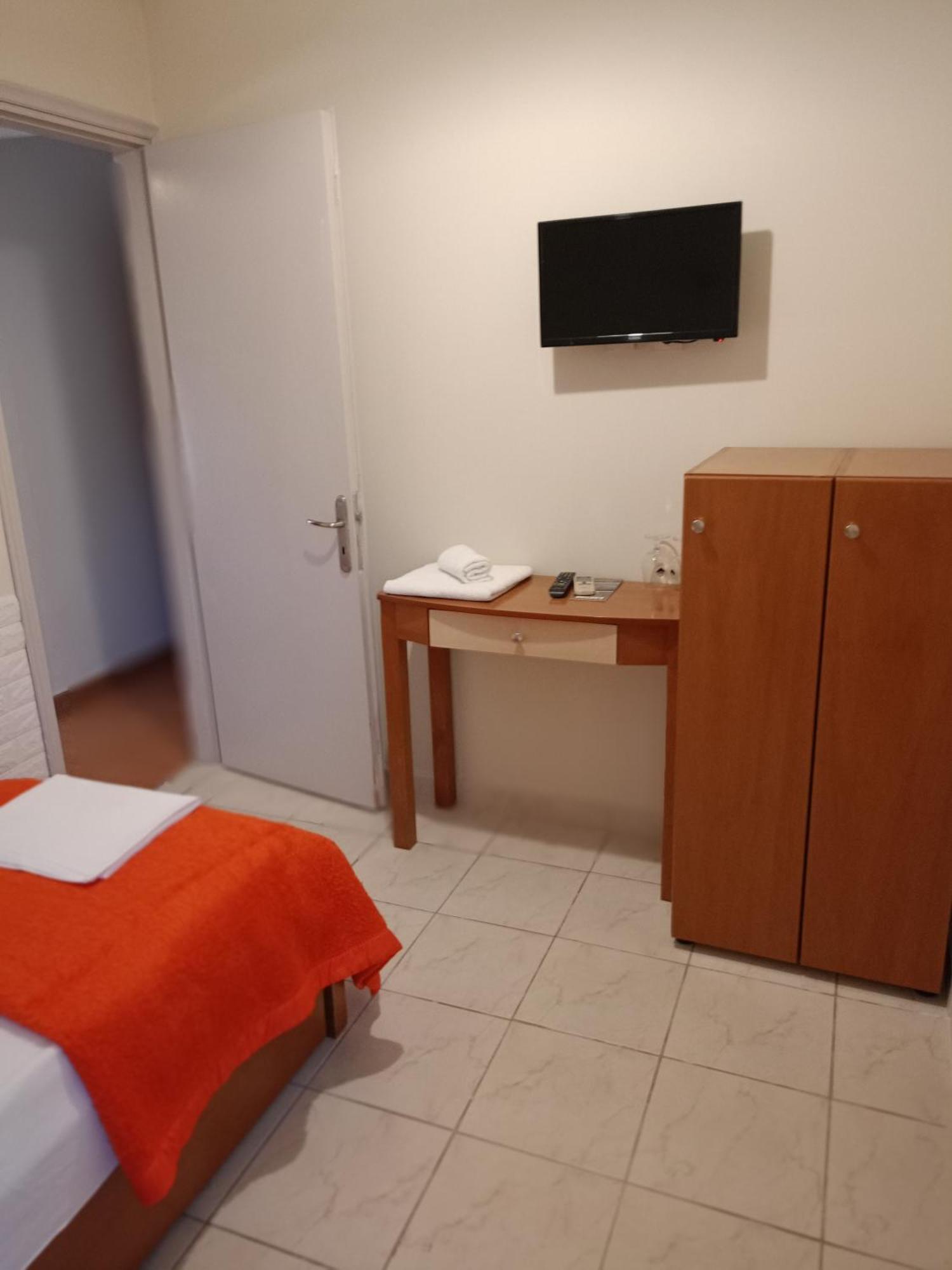 Efstratios Hotel Лутра-Эдипсу Экстерьер фото