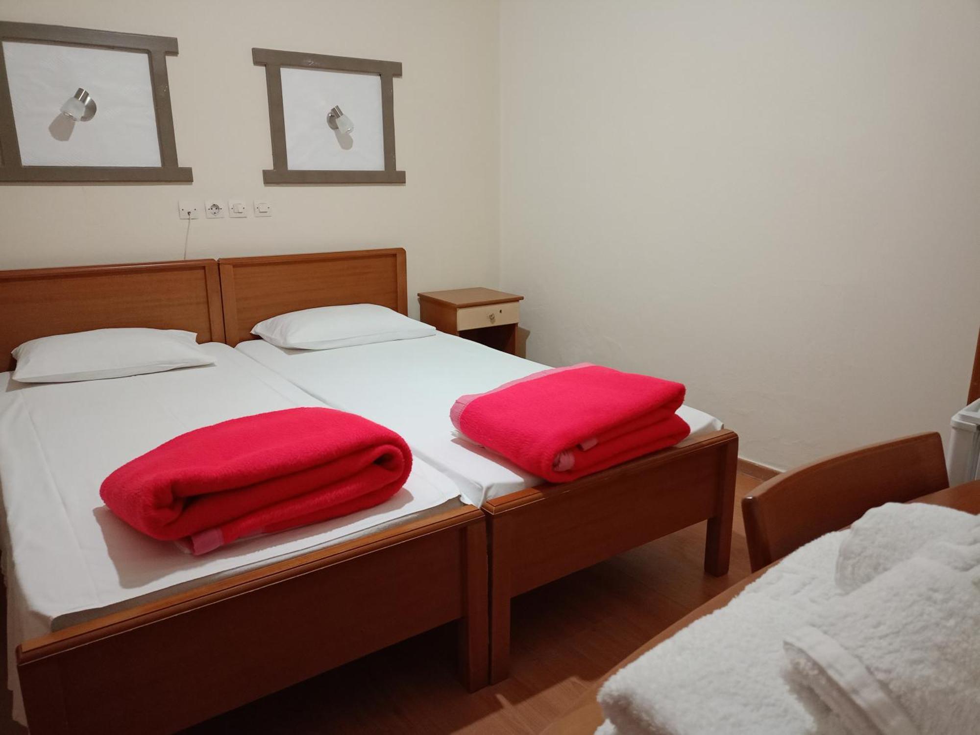Efstratios Hotel Лутра-Эдипсу Экстерьер фото