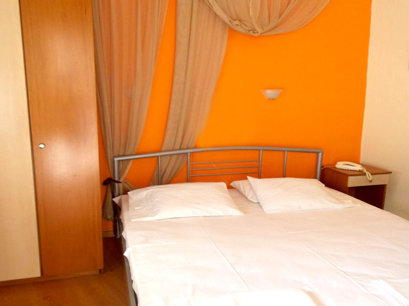 Efstratios Hotel Лутра-Эдипсу Экстерьер фото